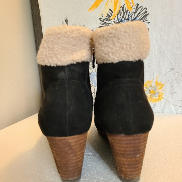 Dr. Scholl's Wedged Boots - Picture 4 of 7